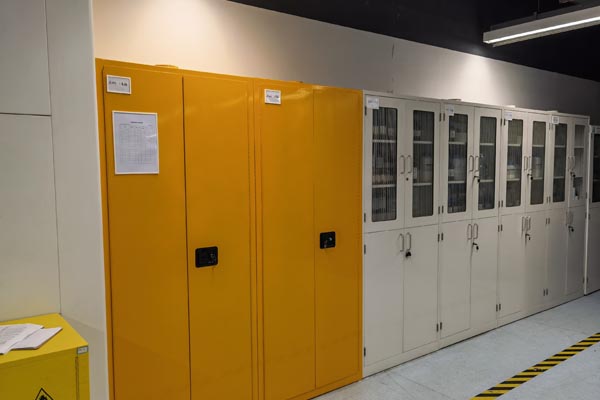 實驗室?；吩撛趺垂芾?>
        </a>
    </div>
    <div style=